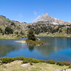 Lac supérieur et pic de Bastan (2715m)