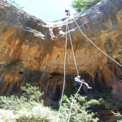 Canyon sec en rappel en Sierra de Guara