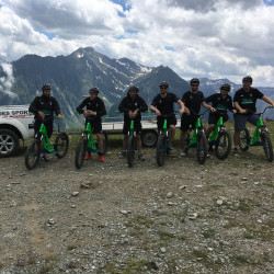 équipe sportive au Pla d'Adet station de ski