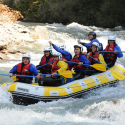 Groupe en raft sur la Neste d'Aure