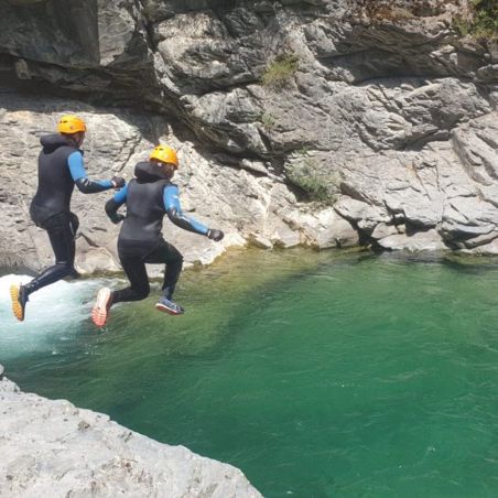 le-saut-a-deux-dans-l-eau