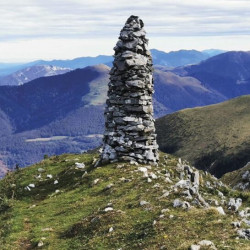 ascension de sommet en randonnée pédestre