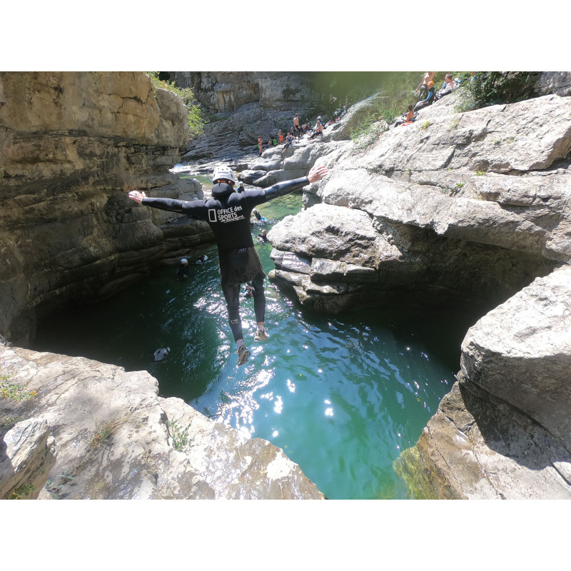 Aqua canyon - Zip line - Abseiling