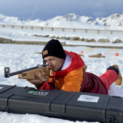 Tir à la carabine biathlon sur la neige