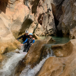 Toboggans dans l'activité canyoning à St-Lary