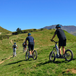 descente en trottinette depuis le col d'Azet