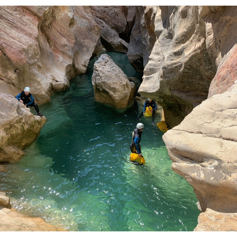 eaux turquoise en canyoning