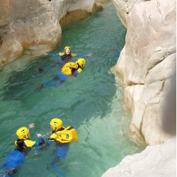 eaux turquoises canyoning