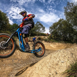 Activité trottinette sur le bike park de Saint Lary