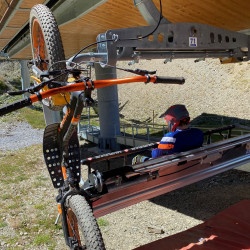 Télésiège des bouleaux sur le bike park de Saint Lary