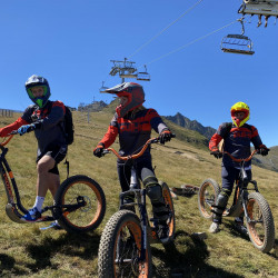 rassemblement du groupe trottinette bike park