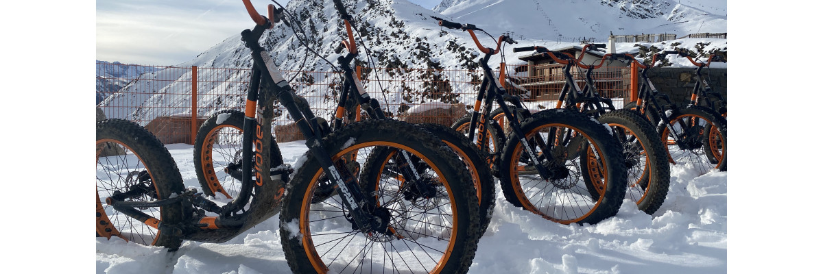 Trottinette de descente tout terrain sur neige à Saint-Lary dans les  Pyrénées