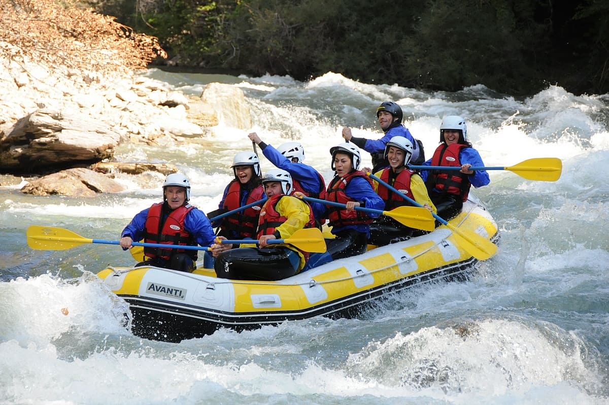 Photo de groupe dans un rafting